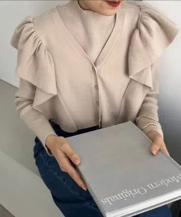 프릴 소매 베이지 니트 가디건