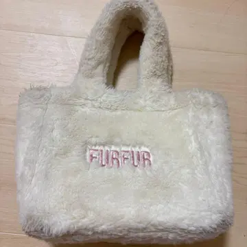 FURFUR 퍼 숄더백 화이트 핑크