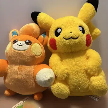 피카츄와 파모의 봉제 인형 세트