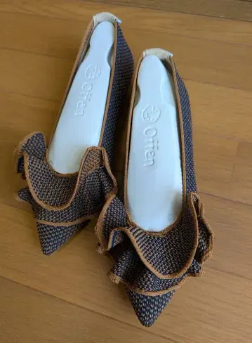 미사용 새상품 Offen 프릴 플랫슈즈 네이비 40