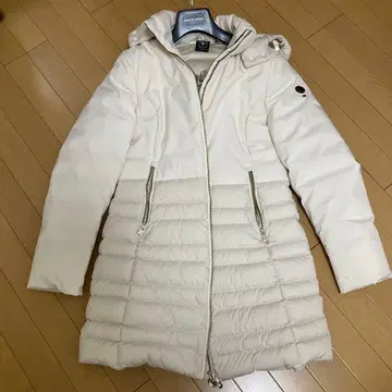 케이프혼 화이트 다운 코트