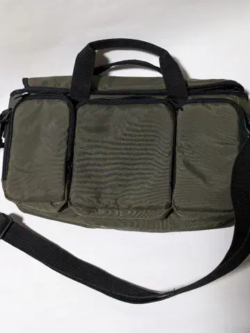 올리브 그린 비즈니스 백