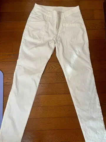 JACK BUNNY 화이트 슬림핏 팬츠