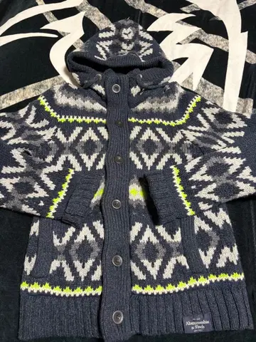 새상품급 Abercrombie&Fitch 아바클로 니트 자켓