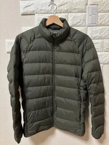 새상품급 UNIQLO 울트라 라이트 다운 자켓 3D 컷 그린 계열 S
