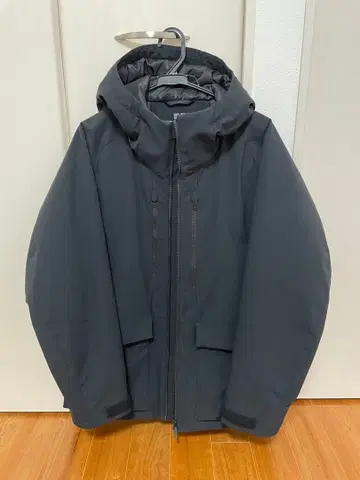 유니클로 하이브리드 다운 아우터