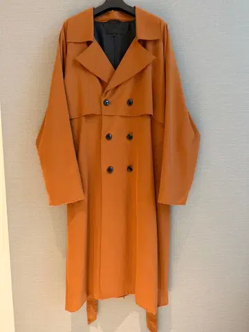 오렌지 더블 브레스트 트렌치코트