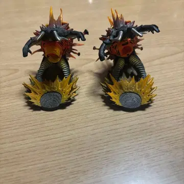 울트라맨 괴수 피규어 2체 세트