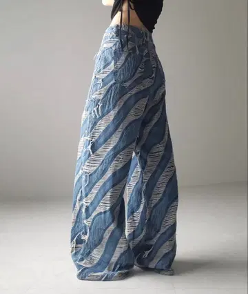 me+em select 바이컬러 컷 프린지 데미지 와이드 데님