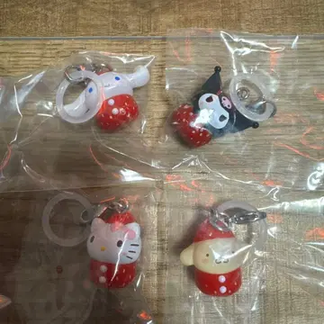 산리오 캐릭터즈 딸기 표시 액세서리 가챠