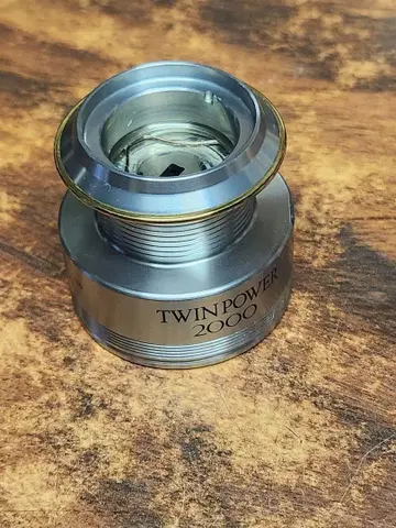 시마노 트윈파워 2000 스풀 단종