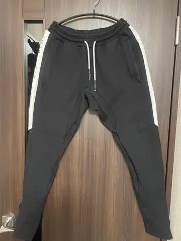 PVOT 블랙 조거 팬츠