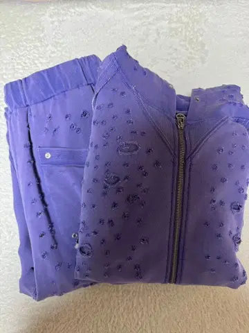 데미지 가공 퍼플 후드 맨투맨 사이즈 2