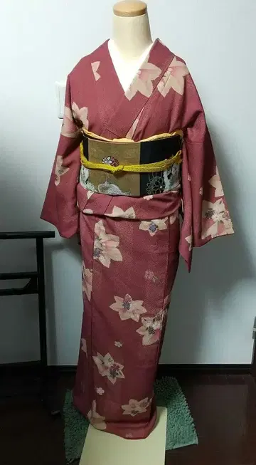 화학 섬유 코몬 앤티크한 차림에 약간의 하자