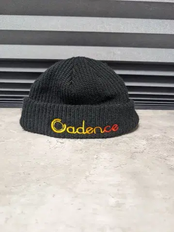 Cadence 자수 로고 니트 모자 블랙