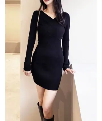 리젝시(RESEXXY) 프론트 크로스 니트 원피스