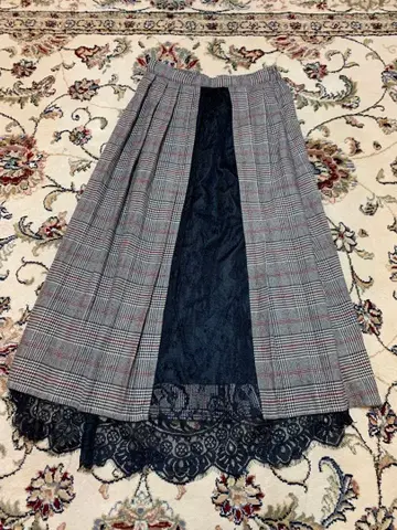 체크 무늬 레이스 플레어 롱 스커트