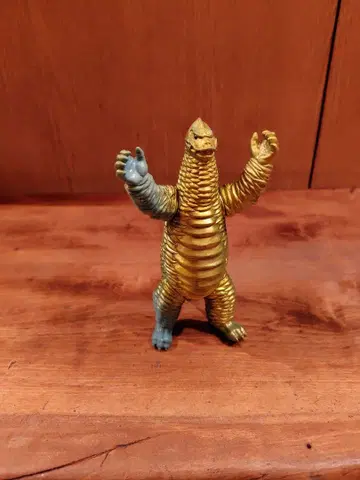 울트라맨 시리즈 괴수 레드킹 피규어