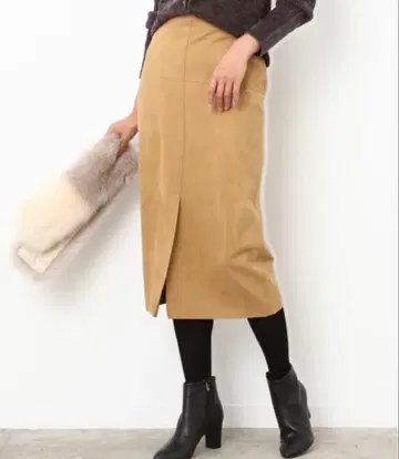 [ 미사용 ] ROPE 페이크 스웨이드 타이트 스커트