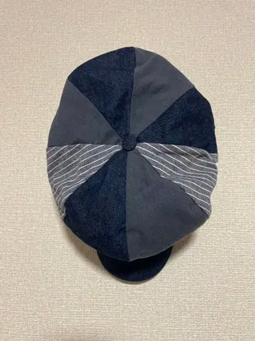 네이비 계열 패치워크 헌팅 캡