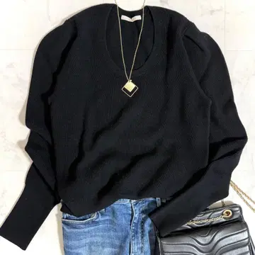 새상품급*플라주 턱 슬리브 니트 정가 2만 7천 엔 블랙 퍼프 숄더