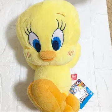 택 포함 트위티 플라잉 포즈 미디엄 봉제 인형