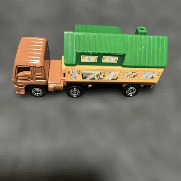 토미카 트럭과 집 미니카