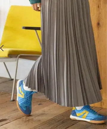 [새상품] nico and - 새상품 미사용 스웨이드 플리츠 스커트