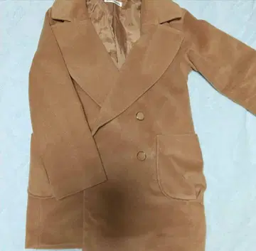 브라운 더블 브레스트 코트