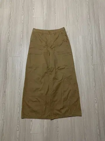 GU 카고 팬츠 카키색