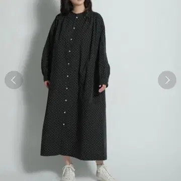 니코앤드 마세 밴드 카라 와이드 원피스 블랙 x 화이트 도트