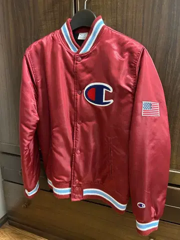 Champion 레드 바시티 자켓 M 사이즈
