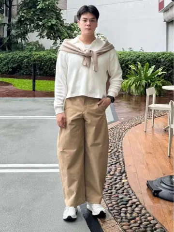 GU 베이지 치노 팬츠 와이드 실루엣