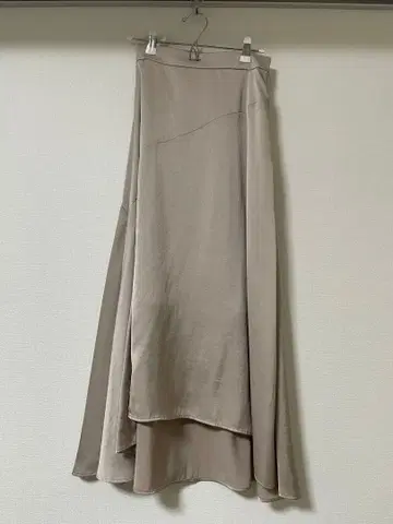 [ 새상품급 ] 아뉴앙스 아지메 새틴 스커트