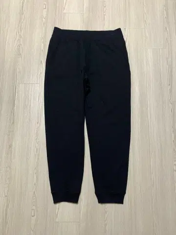 UNIQLO 블랙 조거 팬츠 맨투맨 소재