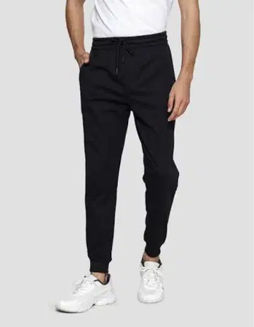 UNIQLO 블랙 조거 팬츠 맨투맨 소재