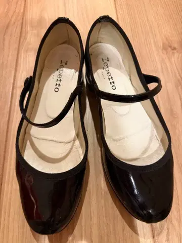 레페토 에나멜 블랙 발레 슈즈 스트랩 포함