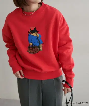 [새상품급] Discoat 패딩턴 콜라보 프린트 맨투맨 레드