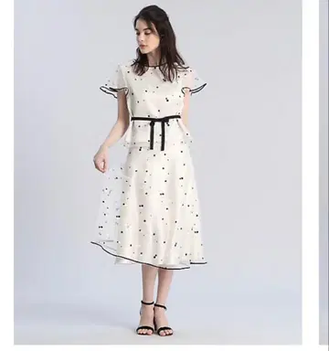 Maglie le cassetto 마리에르카세트 자수 레이스