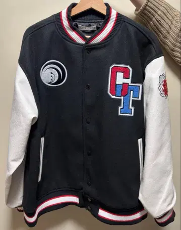 리코리스 리코일 바시티 자켓