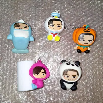 FANTASTICS 호리나츠키 엄브렐라 참 인형옷 키링 세트