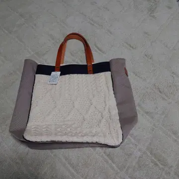 CORDURA 코듀라 토트백 화이트 니트 손잡이 소가죽 바닥은 베이지