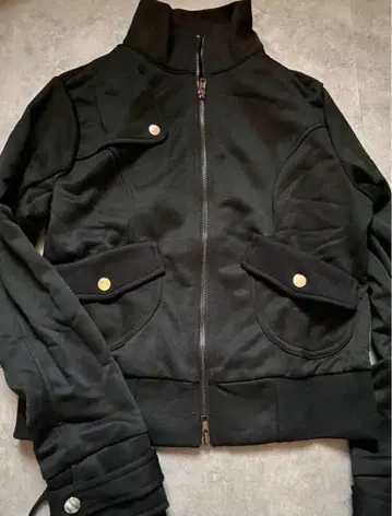 블랙 지퍼 달린 밀리터리 후드 재킷