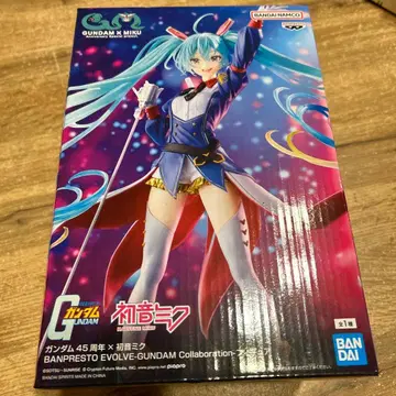 하츠네 미쿠 건담 콜라보 피규어