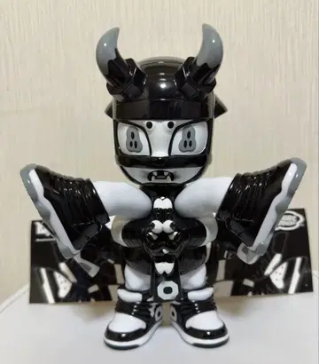 Grape Dunk 피규어 블랙/화이트