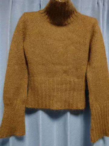 시빌라 모헤어 니트