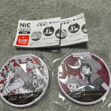 이토 준지 산리오 캐릭터즈 컴팩트 거울