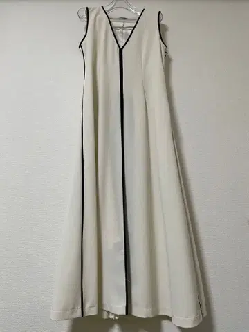 [ 미사용 새상품 ] 아뉴앙스 센터 플리츠 원피스