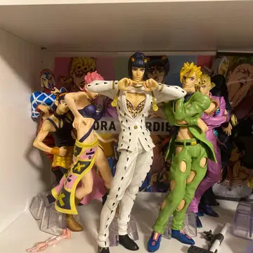 죠죠의 기묘한 모험 액션 피규어