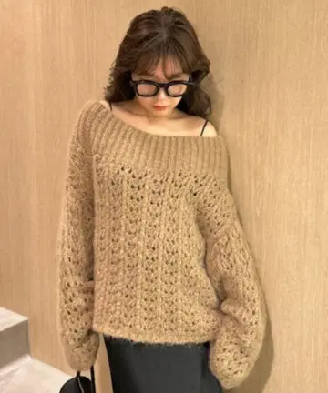 모헤어 울 오프숄더 패턴 니트 풀오버